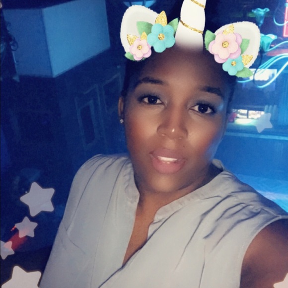 🌺Meet your Posher, Finchy of Finchy Designs 🌺 - Picture 5 of 5